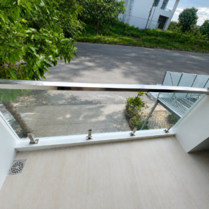Lan Can Kính Trụ Inox Tay Inox – Mẫu Lan Can Ban Công Hiện Đại, An Toàn